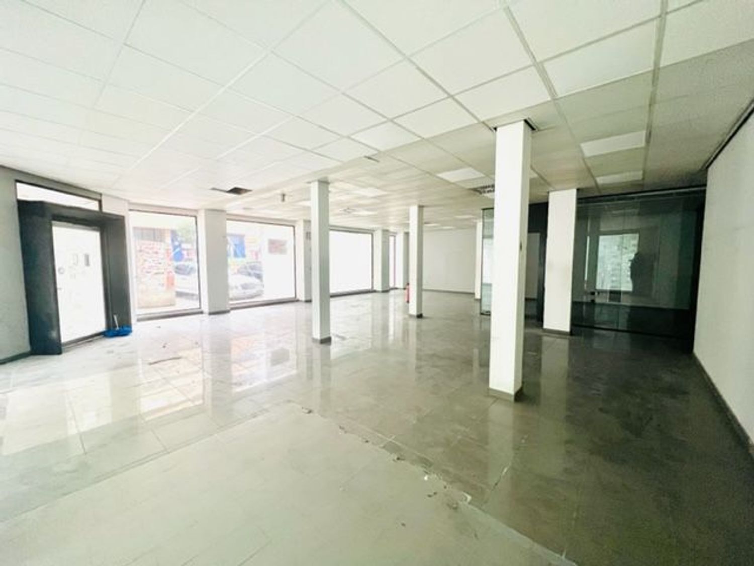 Retail in Torrijos, Toledo for lease Interior Photo- Image 1 of 5