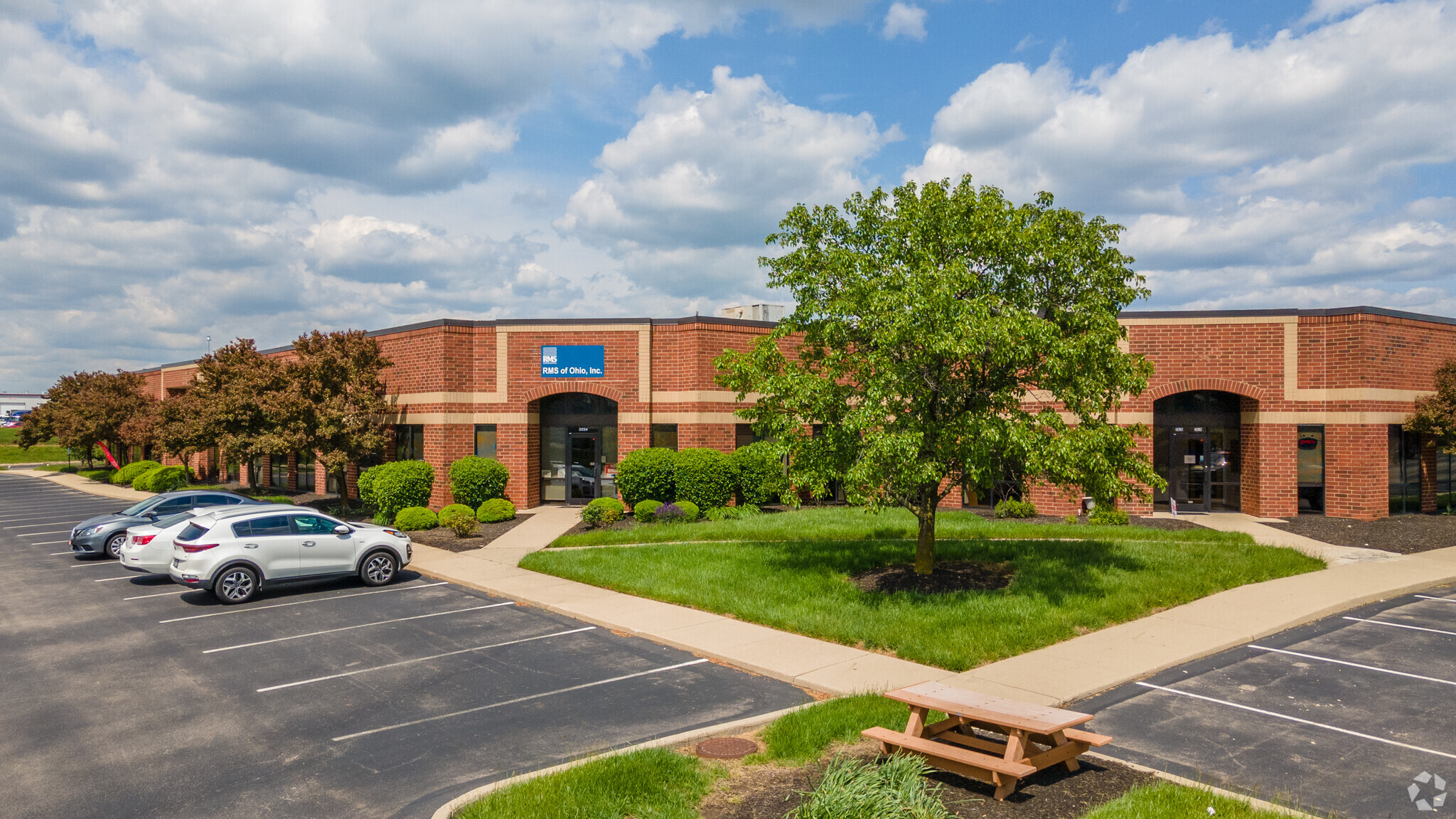 2800-2888 E Kemper Rd, Cincinnati, OH for lease Building Photo- Image 1 of 5