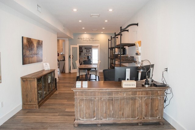 1656 Main St, Sarasota, FL for lease - Interior Photo - Image 3 of 11