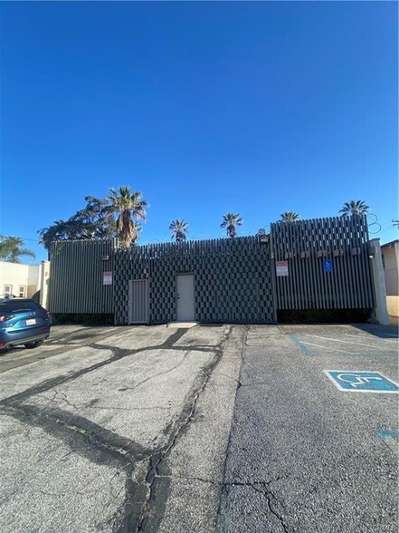 210 W College St, Covina, CA for lease - Building Photo - Image 3 of 8