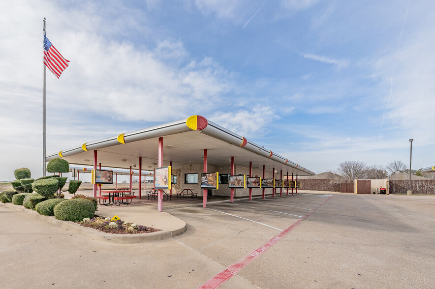 201 E Ovilla Rd, Glenn Heights, TX for lease - Building Photo - Image 1 of 36