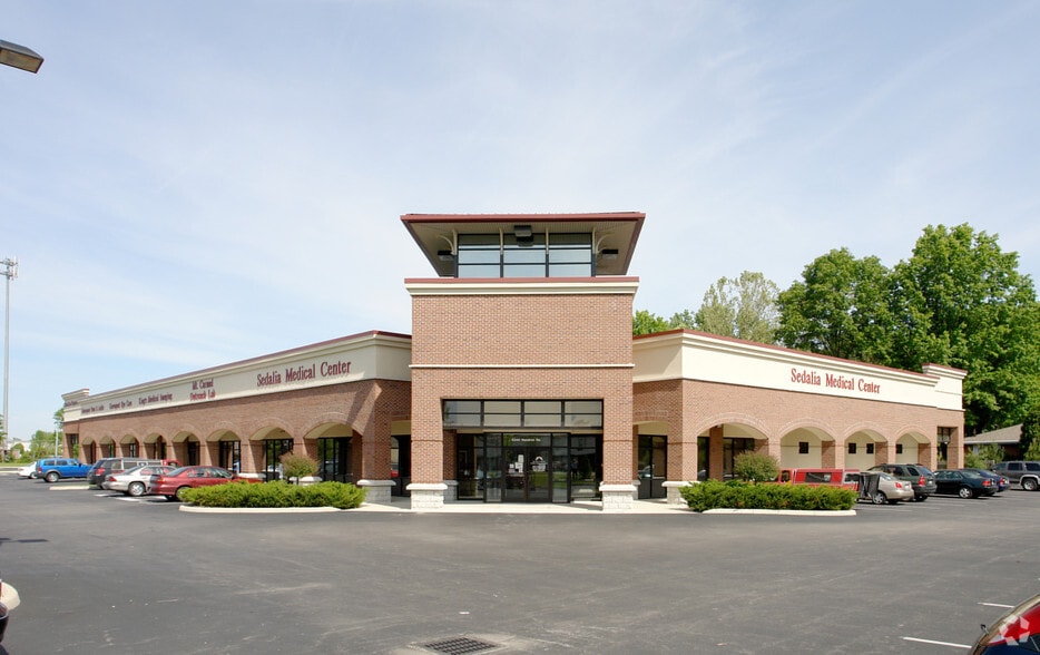 5323-5345 Hendron Rd, Groveport, OH for lease - Primary Photo - Image 1 of 19