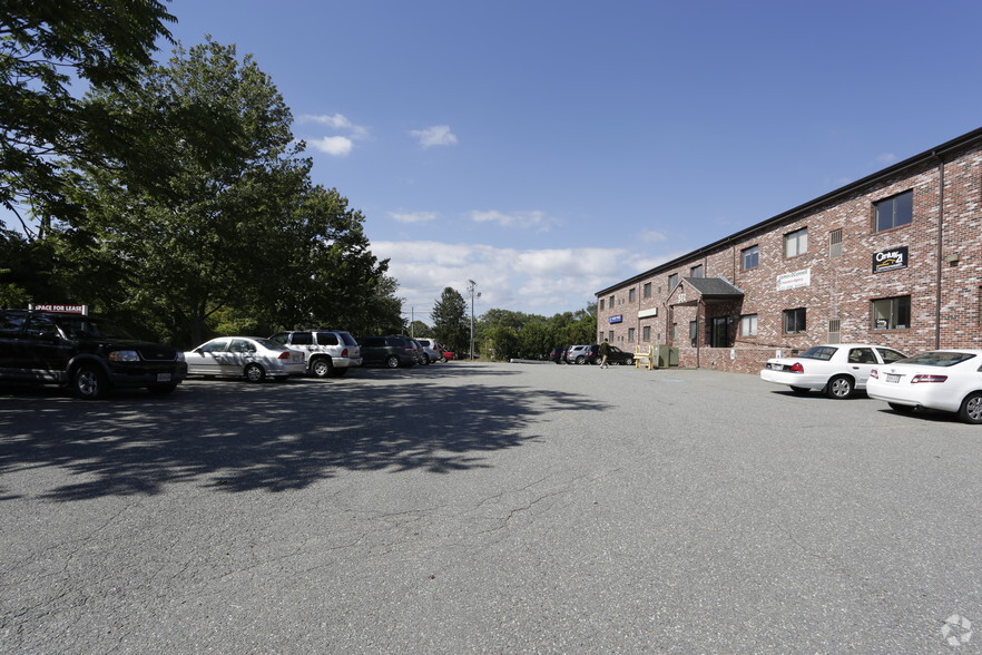 572 Boston Rd, Billerica, MA for lease - Building Photo - Image 2 of 9