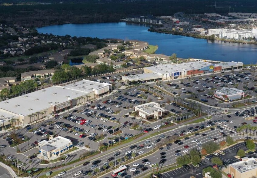 4906 Town Center Pky, Jacksonville, FL for lease - Building Photo - Image 1 of 23