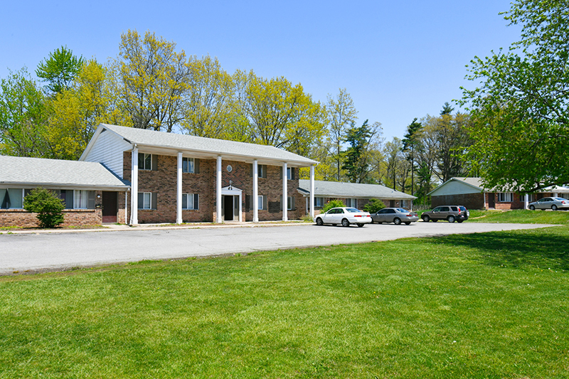 1802 Chartwell Dr, Fort Wayne, IN for sale Building Photo- Image 1 of 1