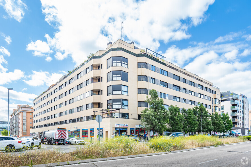 Sierra de Atapuerca, 2, Madrid, Madrid for sale - Primary Photo - Image 1 of 23