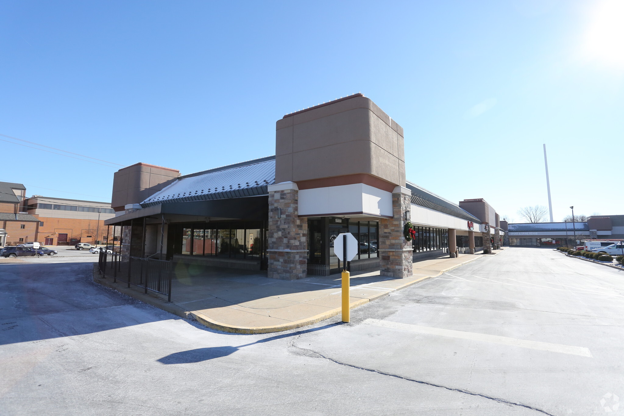 15828-15896 Manchester Rd, Ellisville, MO for lease Building Photo- Image 1 of 15