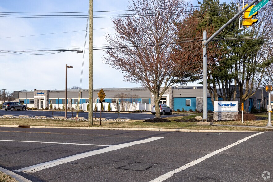 3906 Church Rd, Mount Laurel, NJ 08054