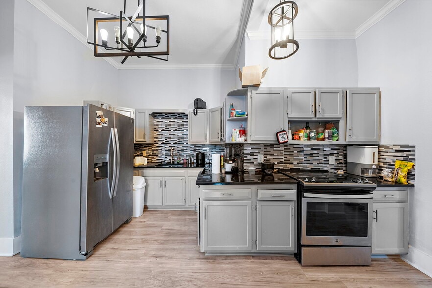 1322 Avenue L, Galveston, TX for sale - Building Photo - Image 2 of 10