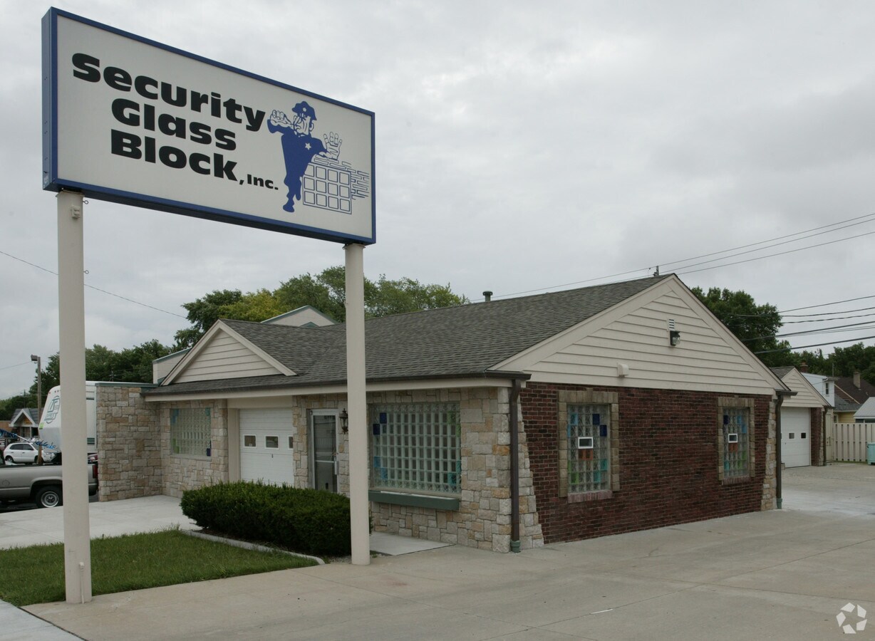 9611 W Greenfield Ave, Milwaukee, WI 53214