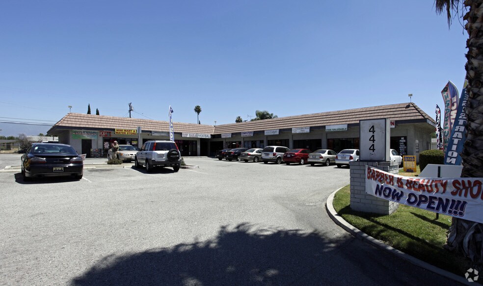 444 E Foothill Blvd, Rialto, CA for lease - Building Photo - Image 1 of 4