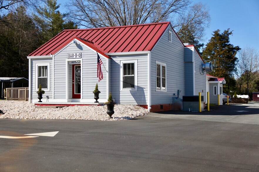 4075 24-27 Hwy E, Midland, NC for sale - Building Photo - Image 1 of 1