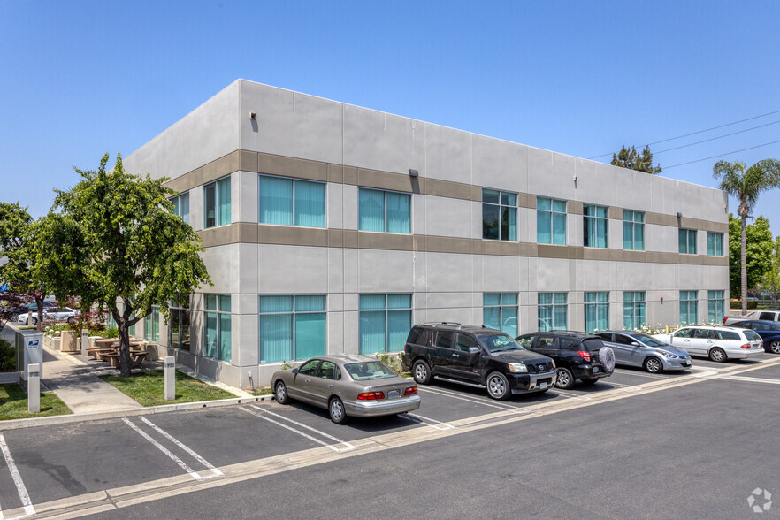 5882 Bolsa Ave, Huntington Beach, CA for lease - Building Photo - Image 3 of 7