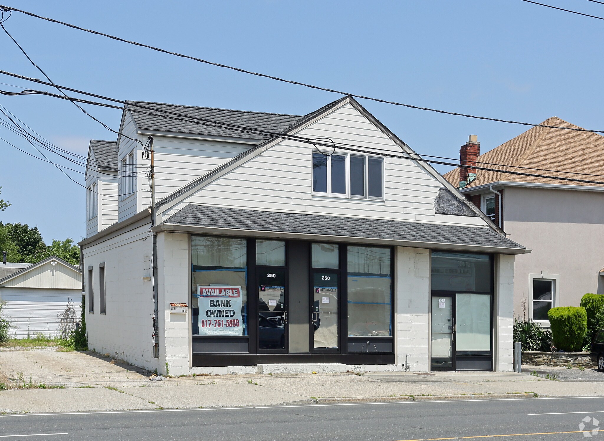 248-250 W Montauk Hwy, Lindenhurst, NY for sale Primary Photo- Image 1 of 1