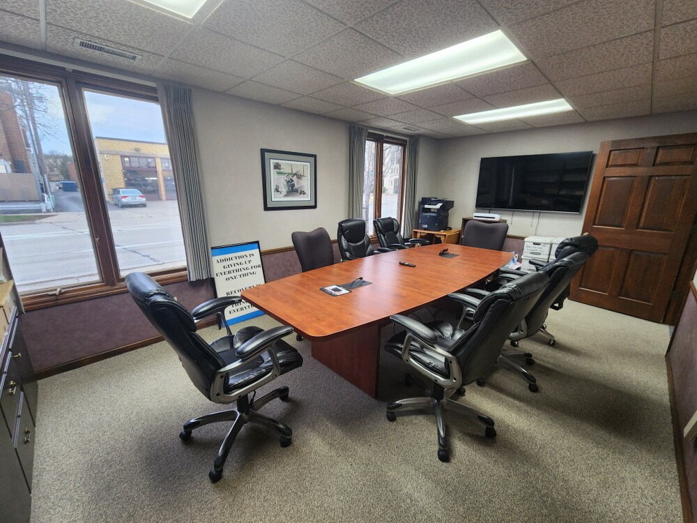 105-107 S Madison St, Green Bay, WI for lease Building Photo- Image 1 of 7