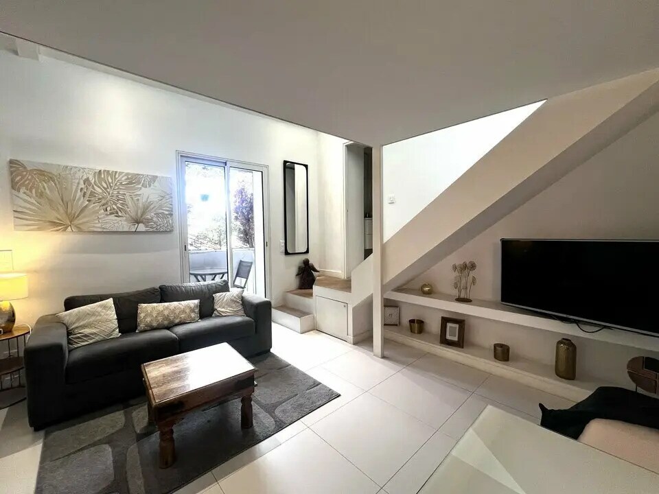 Flex in Nice for sale Interior Photo- Image 1 of 9