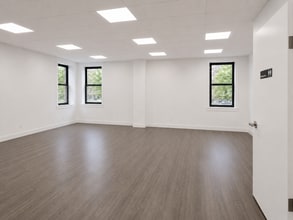 120-10 Queens Blvd, Kew Gardens, NY for lease Interior Photo- Image 1 of 10