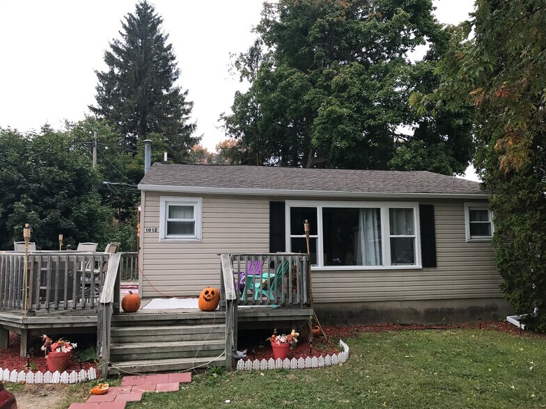 1012 S Lansing St, Mount Pleasant, MI 48858