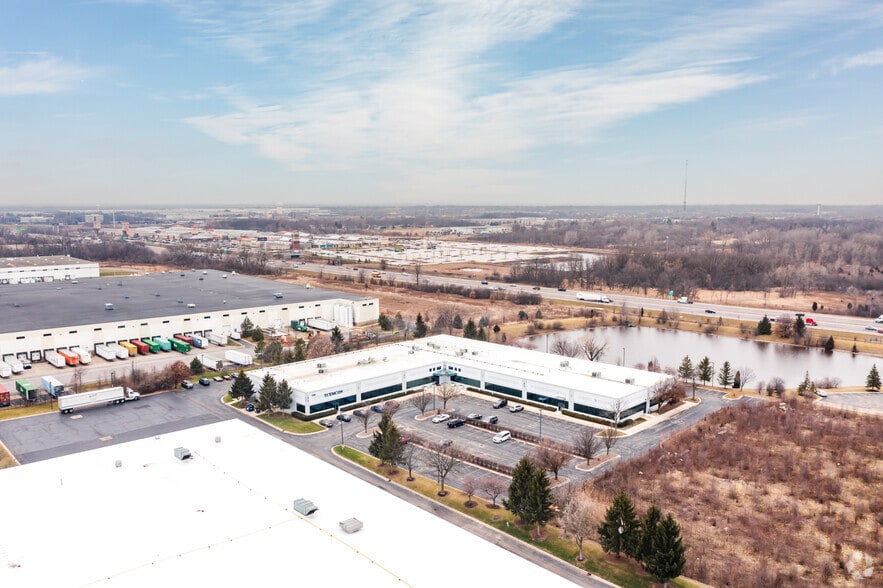 2280 White Oak Cir, Aurora, IL for lease - Aerial - Image 3 of 10