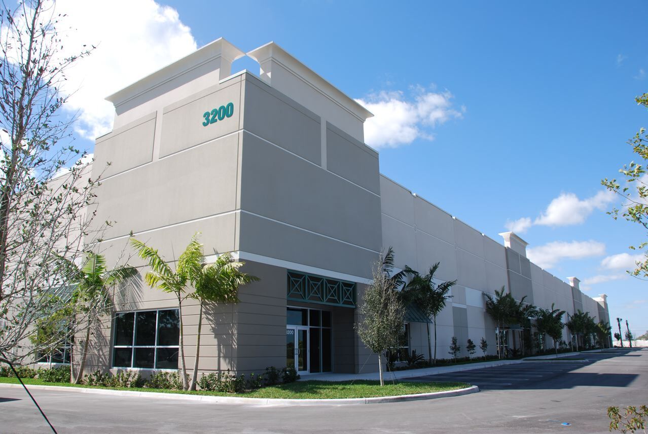 2900 NW 27th Ave, Pompano Beach, FL for lease Building Photo- Image 1 of 13