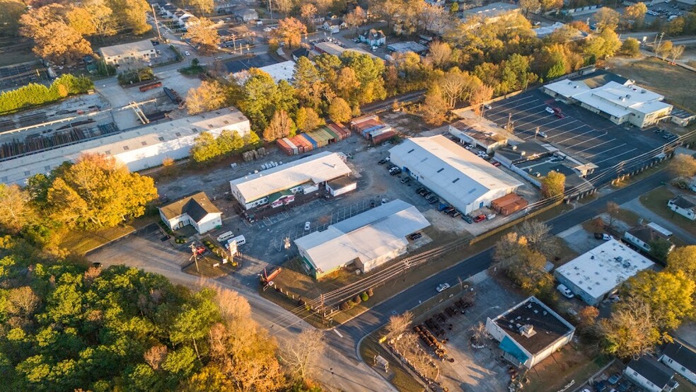 3155 E Ponce de Leon Ave, Scottdale, GA for lease - Building Photo - Image 1 of 4