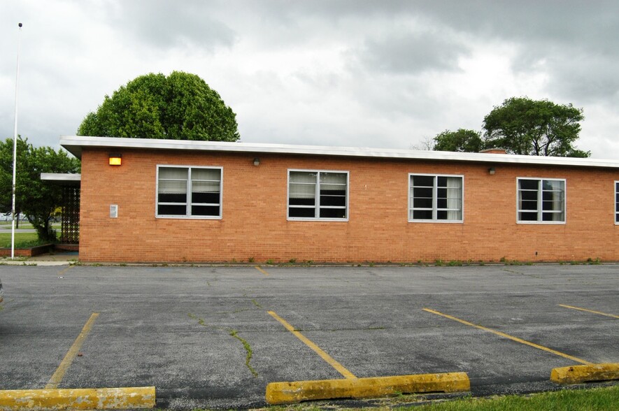 1208 Dickinson St, Fremont, OH for lease - Building Photo - Image 2 of 2