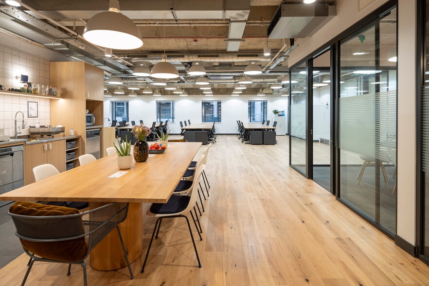 12 Moorgate, London for lease - Building Photo - Image 3 of 8