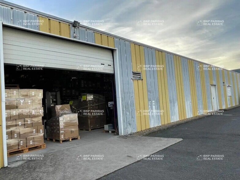 Flex in Ingré for lease - Building Photo - Image 2 of 11