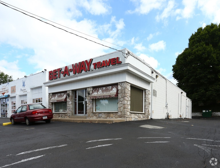 111 Township Line Rd, Rockledge, PA 19046