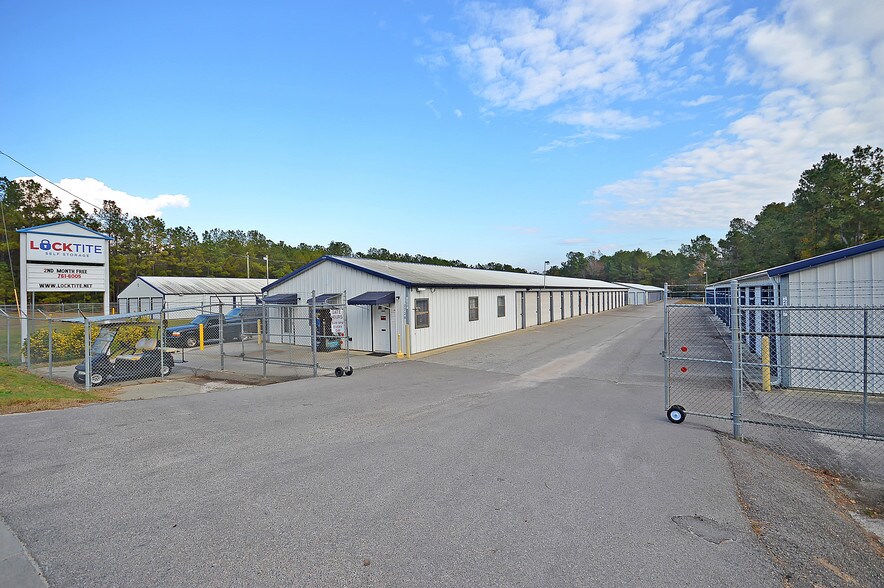 2728 S Live Oak Dr, Moncks Corner, SC for sale - Primary Photo - Image 1 of 1