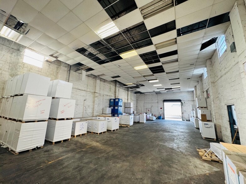 2472 Dennis St, Jacksonville, FL for sale - Building Photo - Image 2 of 7