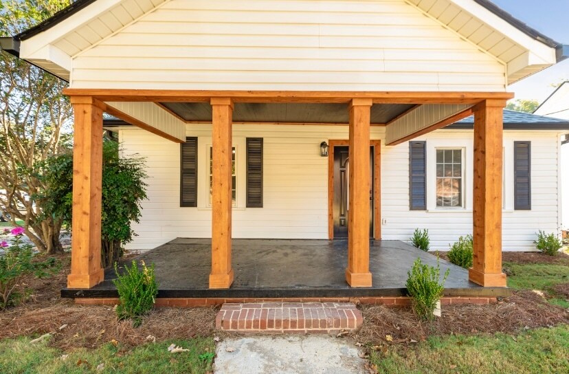 424 Dixie St, Carrollton, GA 30117