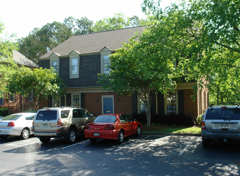 2900-4 Chamblee Tucker Rd, Atlanta, GA for lease - Building Photo - Image 1 of 19