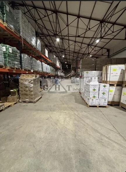 Office in Villeneuve-la-Garenne for lease - Interior Photo - Image 2 of 4