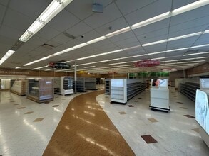 200-208 Resort Plaza Dr, Blairsville, PA for lease Interior Photo- Image 1 of 7