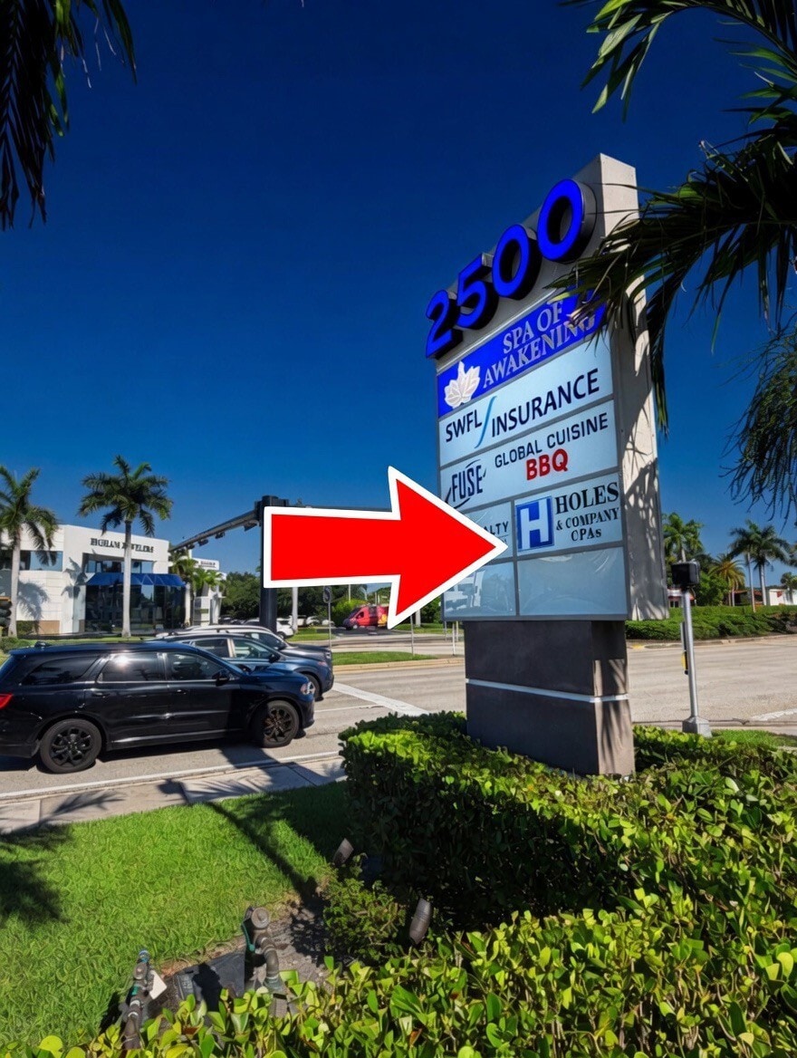 2500 Tamiami Trl N, Naples, FL for lease Interior Photo- Image 1 of 7