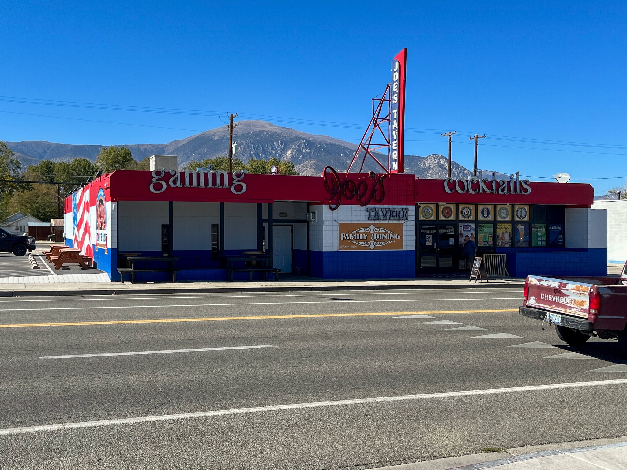 545 E St, Hawthorne, NV 89415 Joe's Tavern