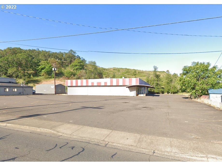 1028 NE Stephens St, Roseburg, OR for sale Building Photo- Image 1 of 1