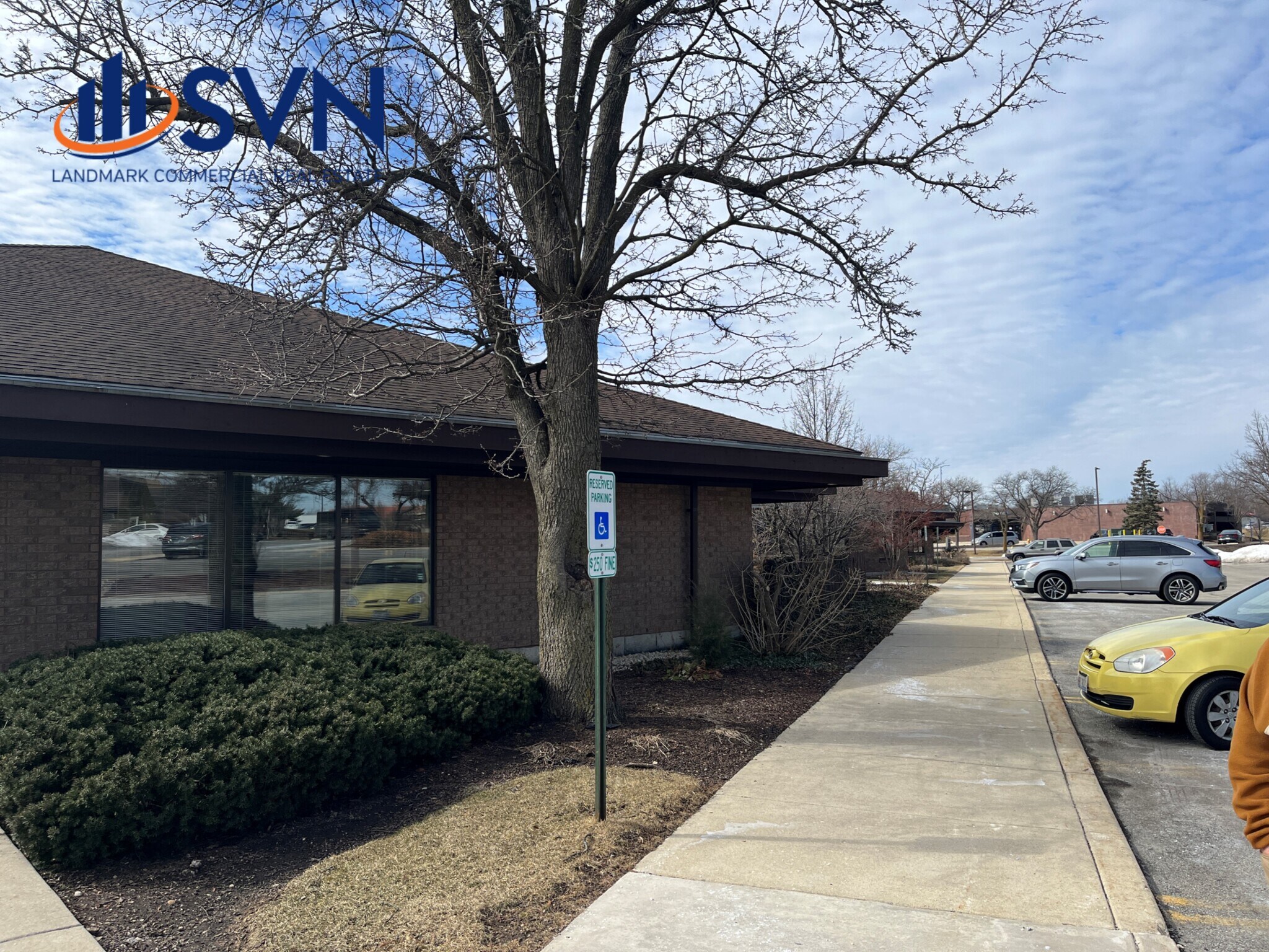 517 Thornhill Dr, Carol Stream, IL 60188 Office for Lease