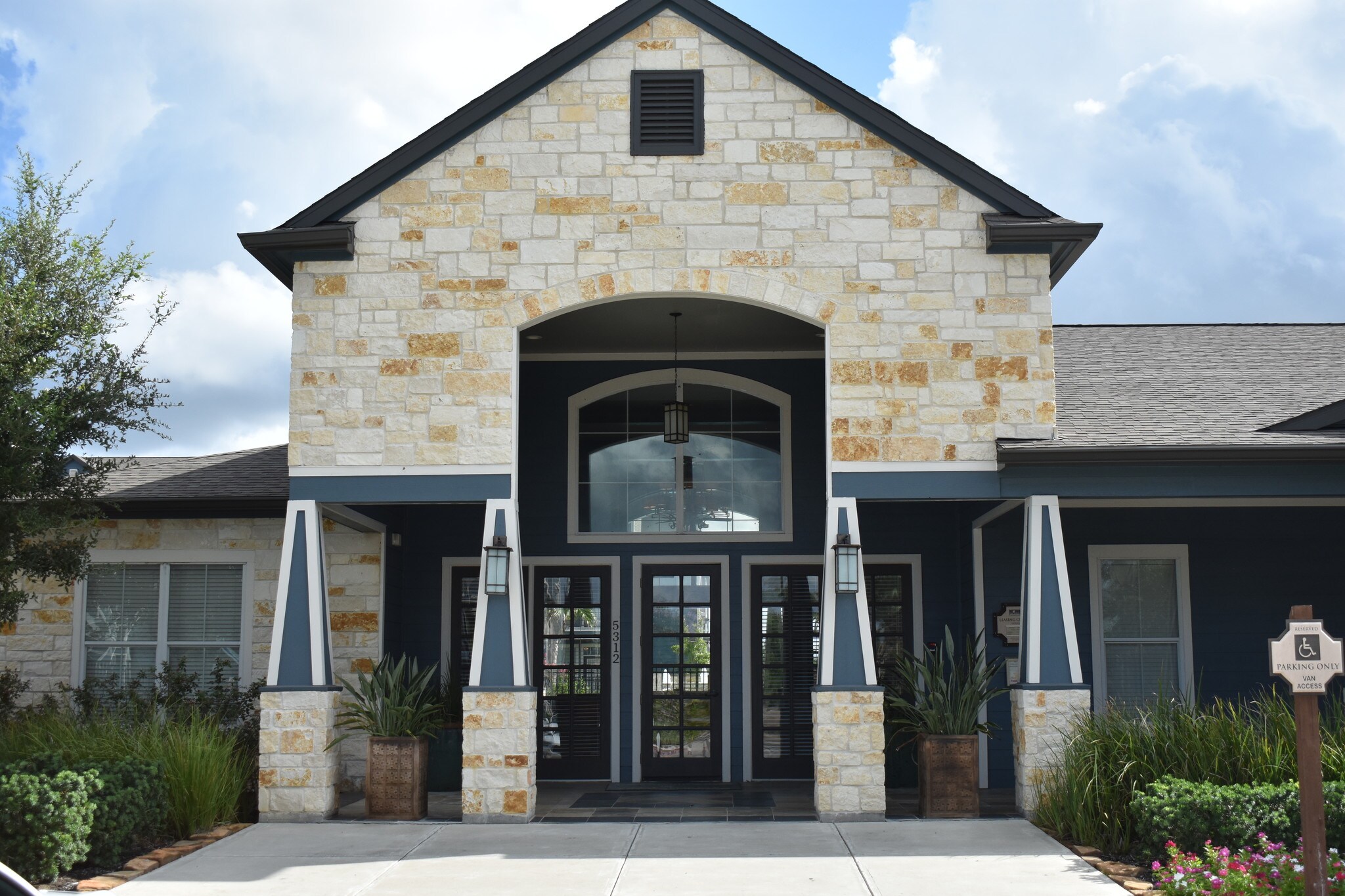 5312 N John Stockbauer Dr, Victoria, TX for sale Primary Photo- Image 1 of 1