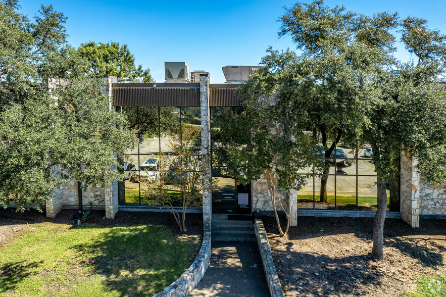 7400 Blanco Rd, San Antonio, TX for lease - Building Photo - Image 2 of 4