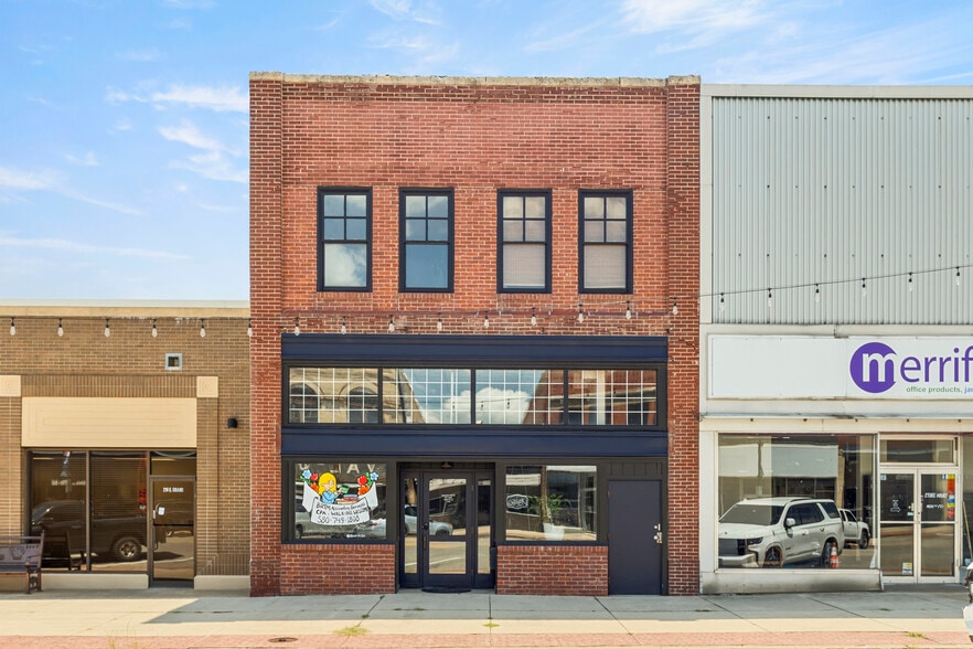 210 E Grand Ave, Ponca City, OK for sale - Building Photo - Image 3 of 35