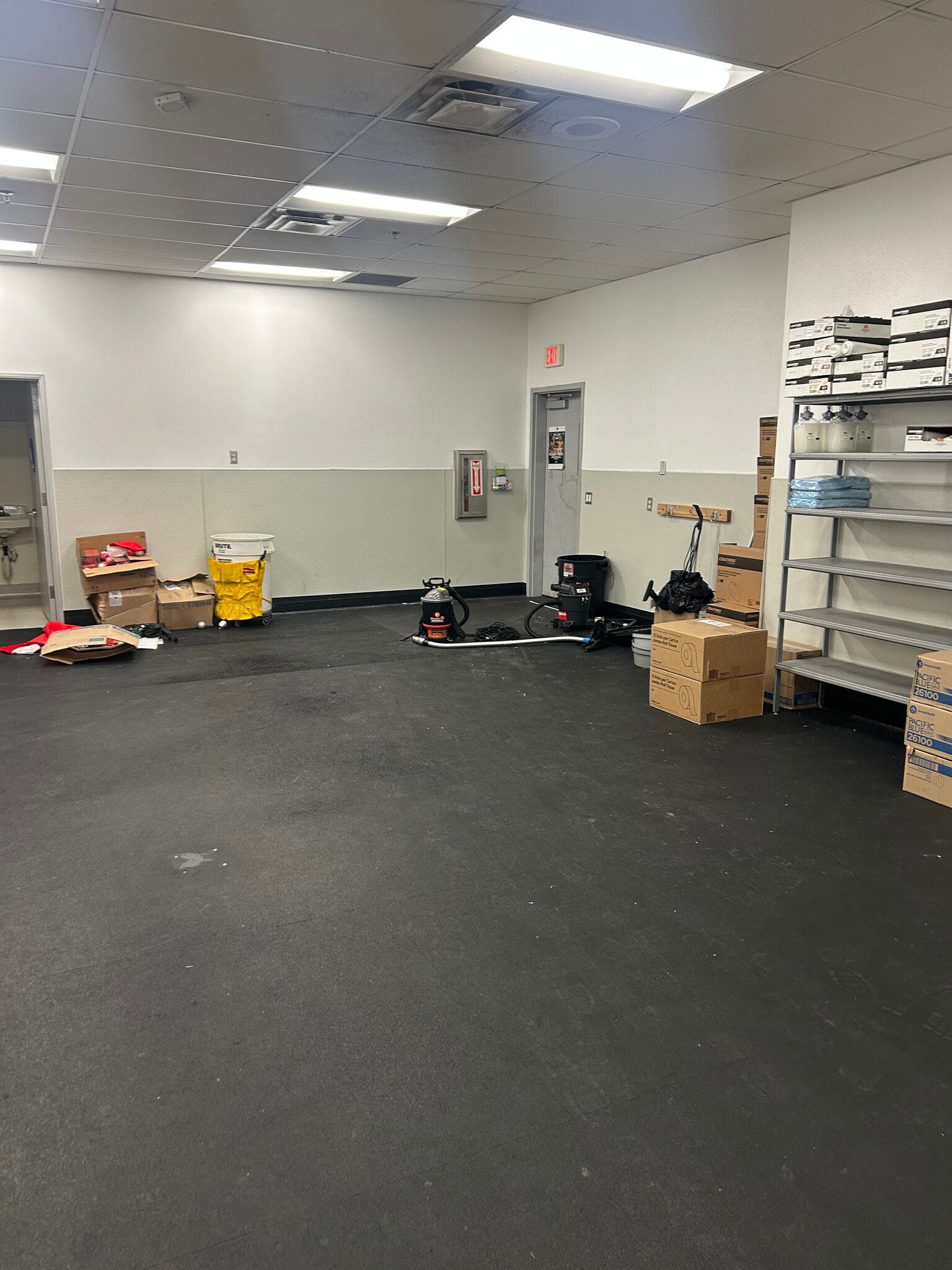 3633 Avocado Blvd, La Mesa, CA for lease Interior Photo- Image 1 of 2