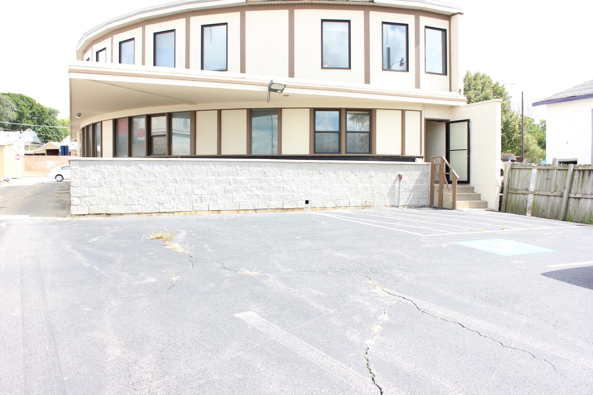 662 N Broadway St, Aurora, IL for sale Building Photo- Image 1 of 1