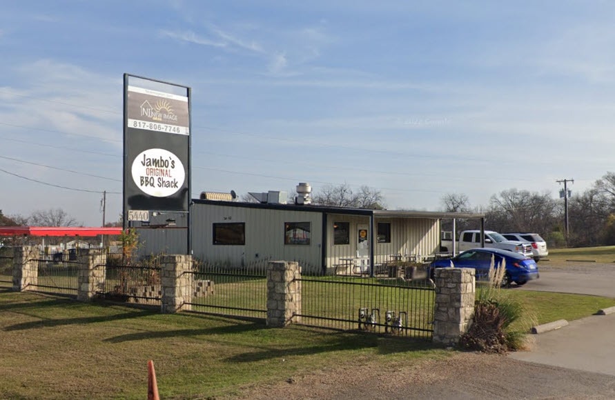 5440-5470 FM Highway 1187 portfolio of 2 properties for sale on LoopNet.com - Building Photo - Image 3 of 8