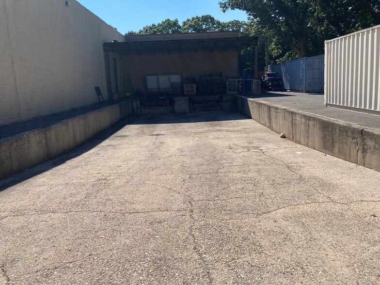 70 Marchant Dr, Smithtown, NY for sale - Building Photo - Image 1 of 1