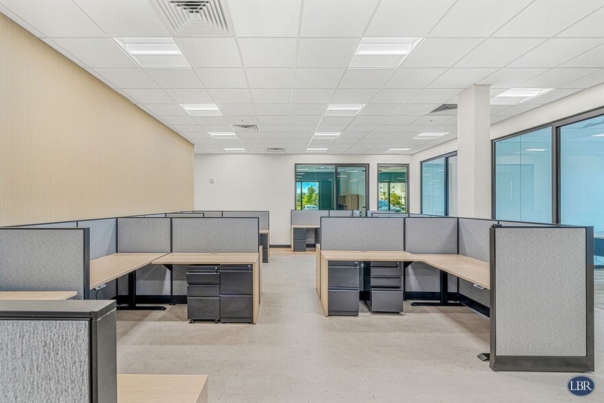 7556 Lynx Way, Melbourne, FL for lease - Interior Photo - Image 2 of 7