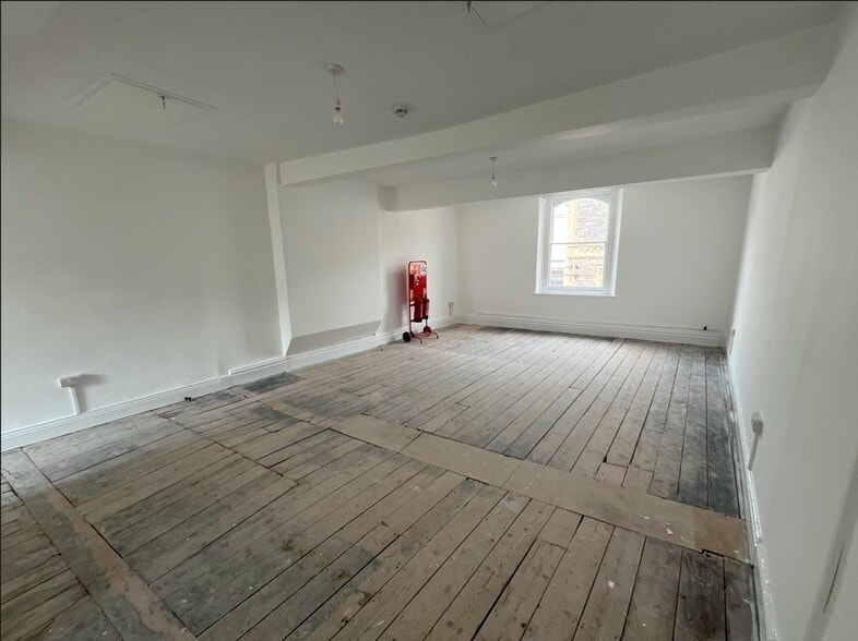 73 High St, Weston Super Mare for lease - Building Photo - Image 3 of 3