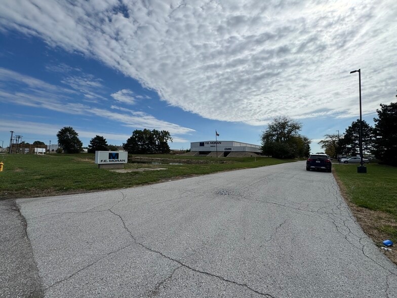 2300 Michigan St, Hammond, IN for lease - Building Photo - Image 2 of 41