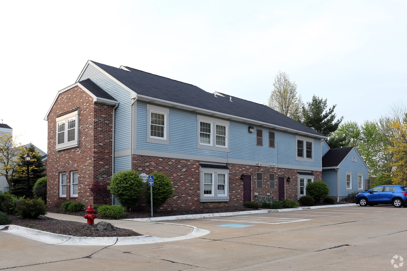 4466 Darrow Rd, Stow, OH 44224